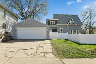 885 Case Ave, Saint Paul, MN 55106 - Photo 40