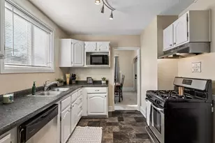 885 Case Ave, Saint Paul, MN 55106 - Photo 14