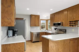 110 Mayo Dr, Burnsville, MN 55337 - Photo 6