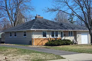 605 Park Valley Dr W, Hopkins, MN 55343 - Photo 2