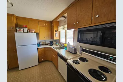 605 Park Valley Drive W, Hopkins, MN 55343 - Photo 4