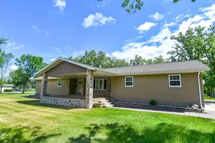 102 Colony Dr S, Karlstad, MN 56732 - Photo 2