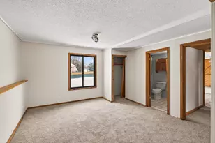 7062 Sherwood Rd, Woodbury, MN 55125 - Photo 20