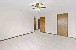4277 Parkview Ct, Vadnais Heights, MN 55127 - Photo 10