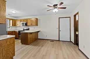 4277 Parkview Ct, Vadnais Heights, MN 55127 - Photo 4
