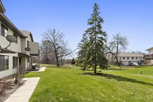 4277 Parkview Ct, Vadnais Heights, MN 55127 - Photo 14