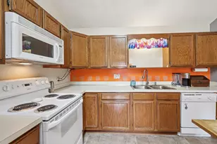3276 Greenbrier St, Vadnais Heights, MN 55127 - Photo 6