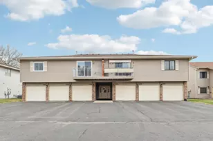 3276 Greenbrier St, Vadnais Heights, MN 55127 - Photo 1