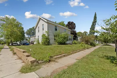 2306 4th Street, Eau Claire, WI 54703 - Photo 2