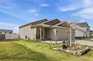 4427 17th St S, Moorhead, MN 56560 - Photo 2