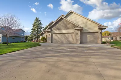 1526 Castle Drive, North Mankato, MN 56003 - Photo 8