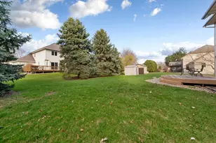 1526 Castle Dr, North Mankato, MN 56003 - Photo 10