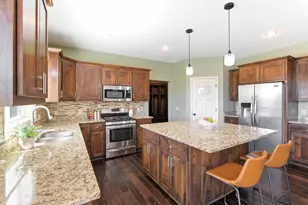 16471 Hawk Ridge Ct NW, Prior Lake, MN 55372 - Photo 10