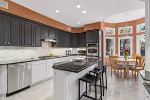 7052 Crowne Oak Rd, Eden Prairie, MN 55344 - Photo 10