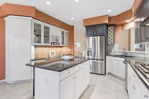7052 Crowne Oak Rd, Eden Prairie, MN 55344 - Photo 14