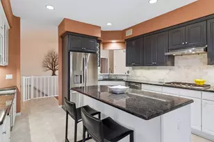 7052 Crowne Oak Rd, Eden Prairie, MN 55344 - Photo 12