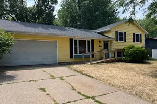 8401 79th St S, Cottage Grove, MN 55016 - Photo 2