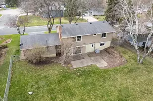 1773 Serpentine Dr, Eagan, MN 55122 - Photo 2