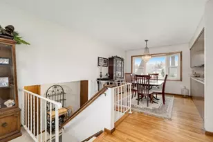1773 Serpentine Dr, Eagan, MN 55122 - Photo 4