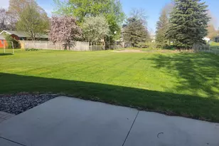 411 Bullis St, Kenyon, MN 55946 - Photo 2