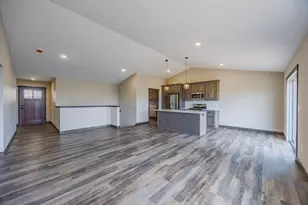 419 Coyote Way, New Richmond, WI 54017 - Photo 8
