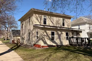 384 Rowland St, Tracy, MN 56175 - Photo 2