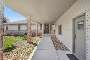 8912 Vincent Pl, Bloomington, MN 55431 - Photo 2