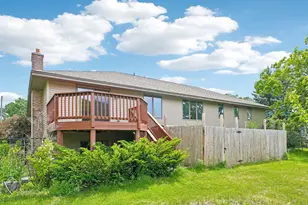 8912 Vincent Pl, Bloomington, MN 55431 - Photo 32
