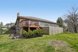 8912 Vincent Pl, Bloomington, MN 55431 - Photo 26