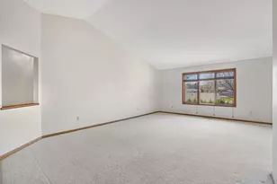 8912 Vincent Pl, Bloomington, MN 55431 - Photo 4