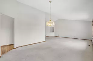 8912 Vincent Pl, Bloomington, MN 55431 - Photo 6