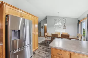 201 10th St SE, Freeport, MN 56331 - Photo 4