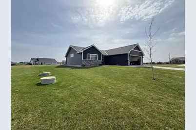 994 City Heights Dr, Willmar, MN 56201 - Photo 24