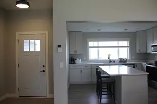 994 City Heights Dr, Willmar, MN 56201 - Photo 2
