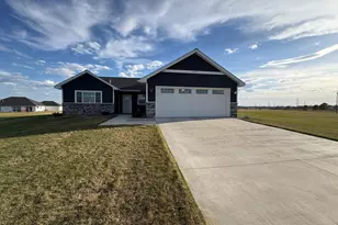 994 City Heights Dr, Willmar, MN 56201 - Photo 1
