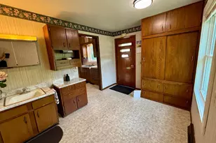 407 E Fairview Ave, Olivia, MN 56277 - Photo 10