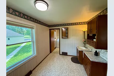 407 E Fairview Avenue, Olivia, MN 56277 - Photo 8