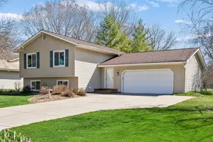 4320 Greenhaven Ct, Vadnais Heights, MN 55127 - Photo 2