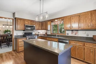 7429 Upper 136th Street W, Apple Valley, MN 55124 - Photo 12