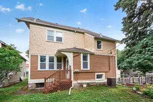 702 4th St E, Saint Paul, MN 55106 - Photo 16