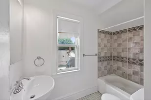 702 4th St E, Saint Paul, MN 55106 - Photo 12