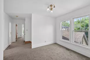 702 4th St E, Saint Paul, MN 55106 - Photo 8
