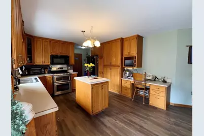 325 S Ash Street, Crookston, MN 56716 - Photo 2