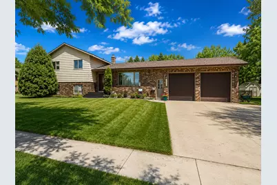 325 S Ash Street, Crookston, MN 56716 - Photo 1