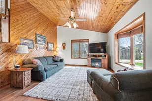 609 W Welco Dr, Montgomery, MN 56069 - Photo 2