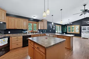 100 Capelle St, Spring Valley, MN 55975 - Photo 32