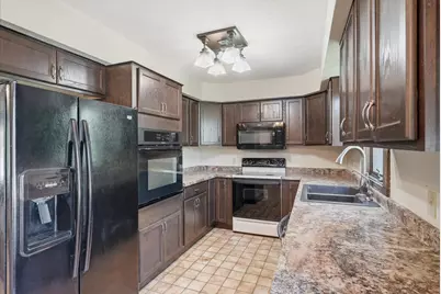 577 White Oak Drive, Hudson, WI 54016 - Photo 2