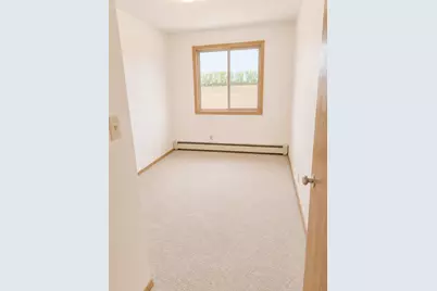 910 Hengen Street #402, Fairmont, MN 56031 - Photo 4