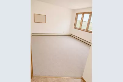 910 Hengen Street #402, Fairmont, MN 56031 - Photo 2