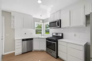 820 7th Ave E, Shakopee, MN 55379 - Photo 2